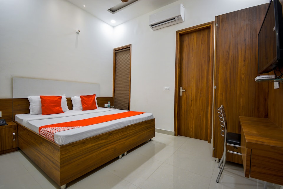 OYO Akash Residency, GT Road Ludhiana, Ludhiana