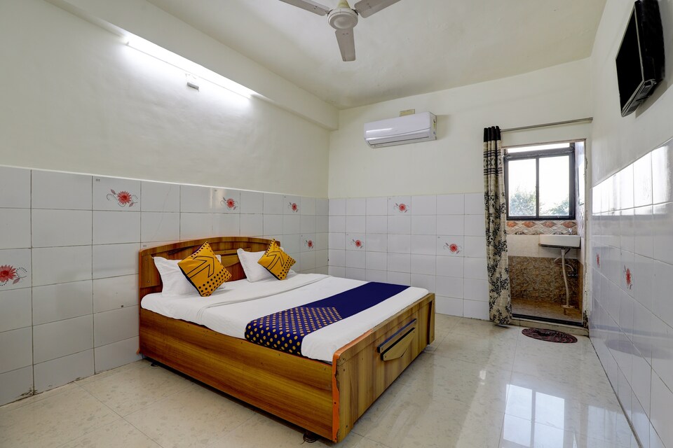 SPOT ON 72285 Hotel Green Krishna , Bholav Bharuch, Bharuch