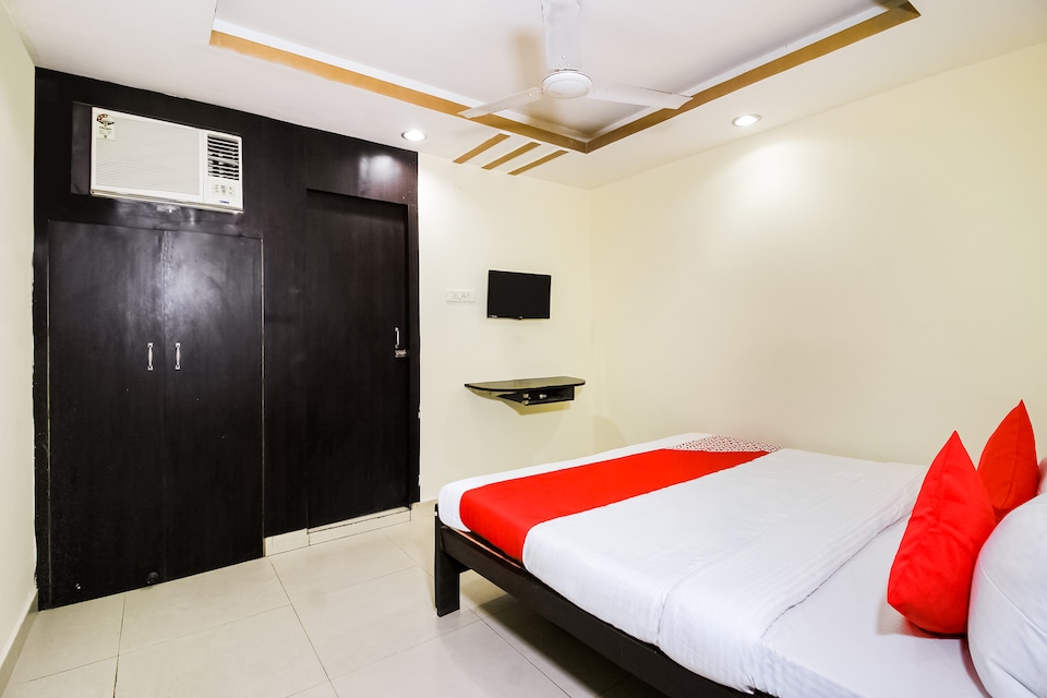 OYO 72286 Basil Inn, New Friends Colony Delhi, Delhi