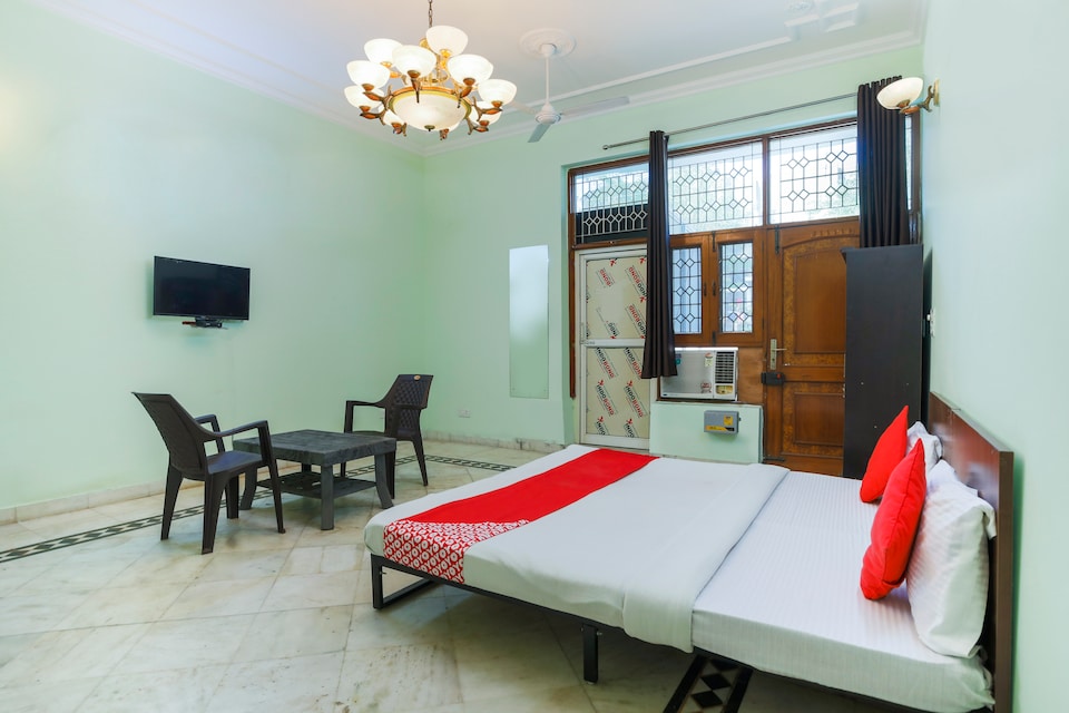 OYO 72287 Hotel Green View, Noida City Metro, Noida