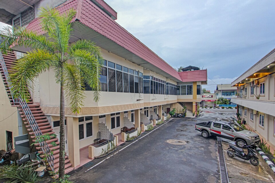 OYO 3379 Hotel Khatulistiwa, Singkawang, Singkawang