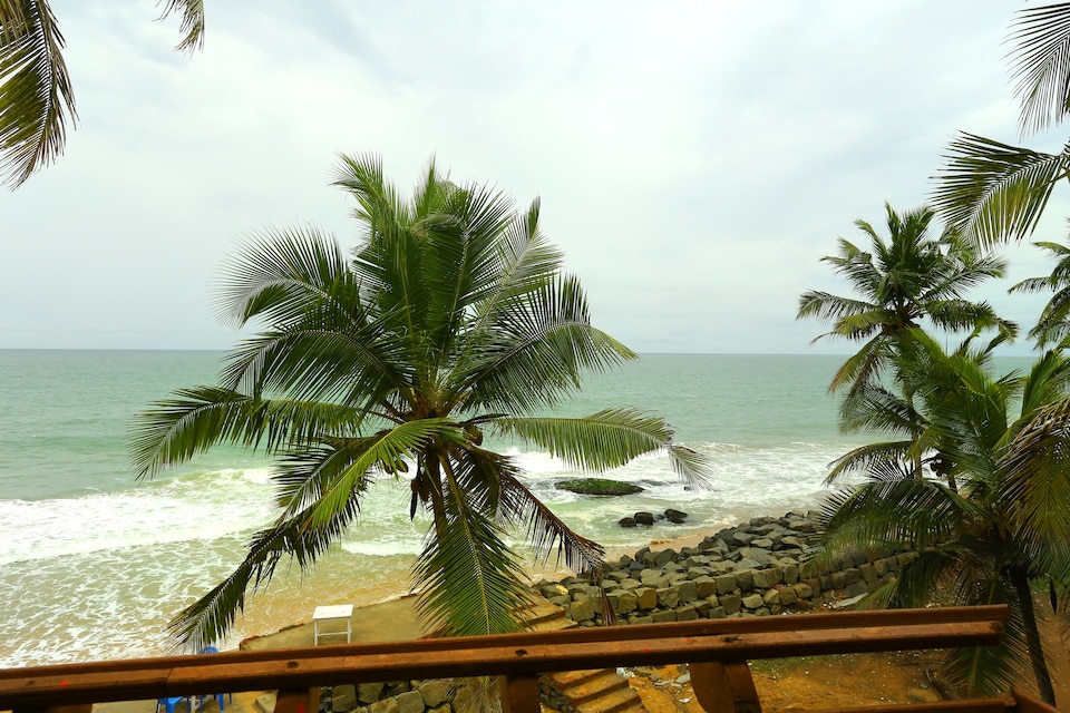 OYO 6031 The Waters Edge Beach Resort, Kovalam Kerala, Kovalam