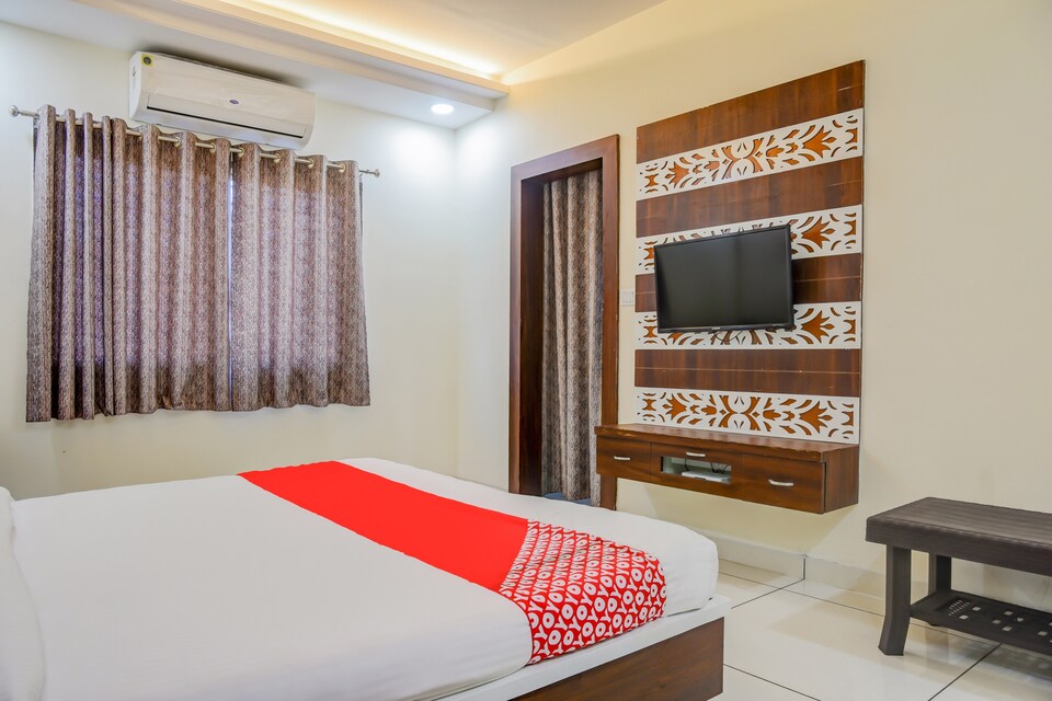 OYO 72352 Hotel New Shikha, Ayudha Bypass, Bhopal