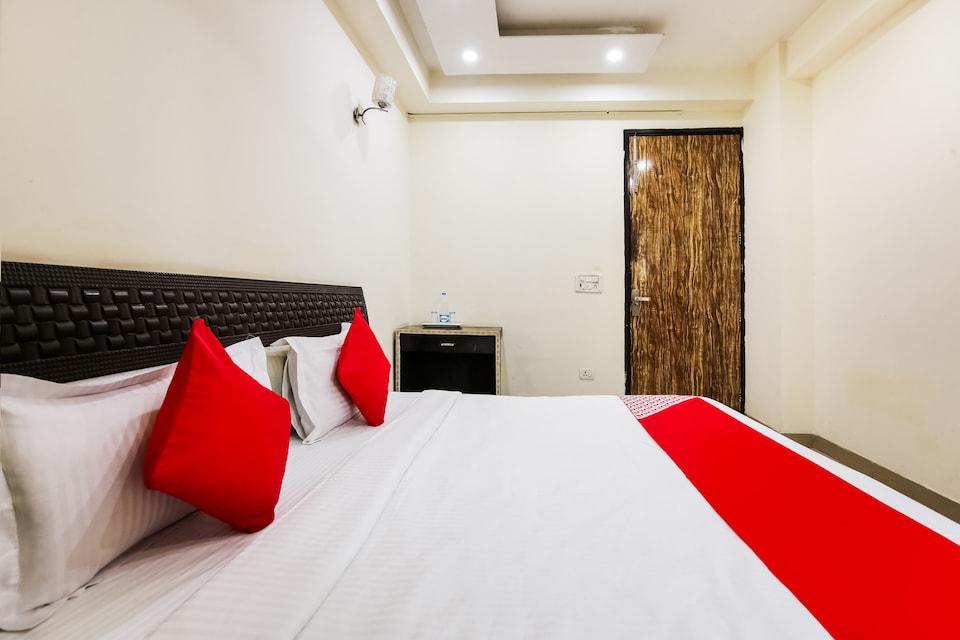OYO 72361 The Eden, Okhla Jasola Delhi, Delhi