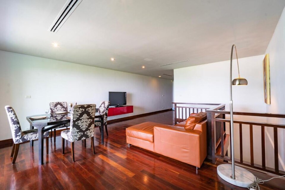 Capital O 890 The Royal Bay View Villas, Outter Phuket P3, फुकेत