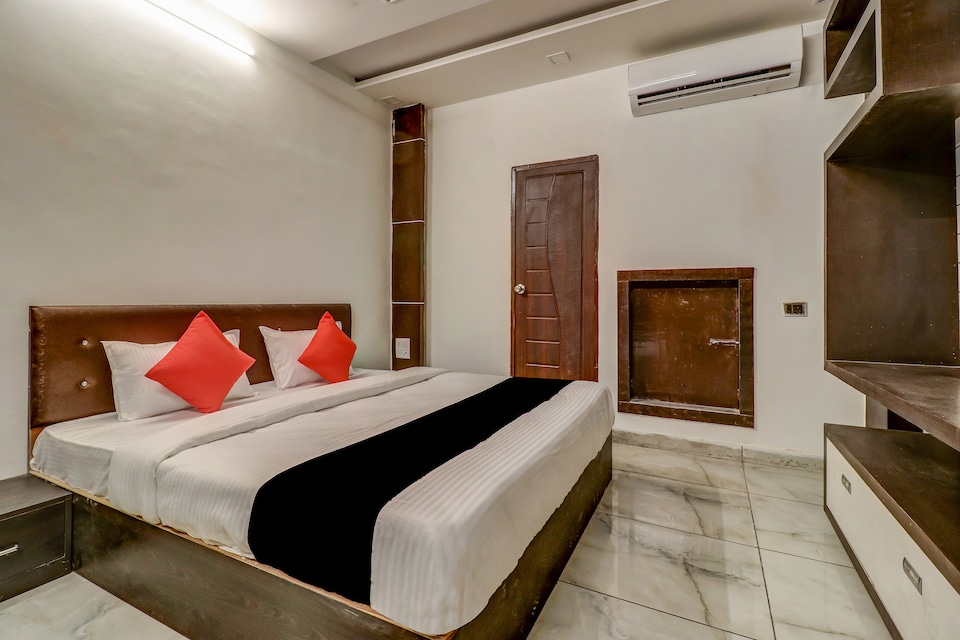 Hotel O CROWN PACIFIC, MP Nagar Bhopal, Bhopal