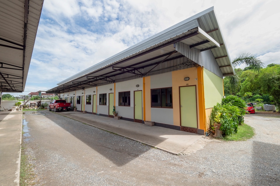 OYO 893 Aura Vintage, Outter Chonburi P3, Chonburi