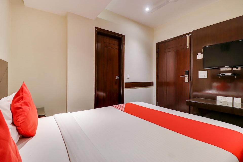 OYO 72385 Flourish Inn, Kalkaji Delhi, Delhi