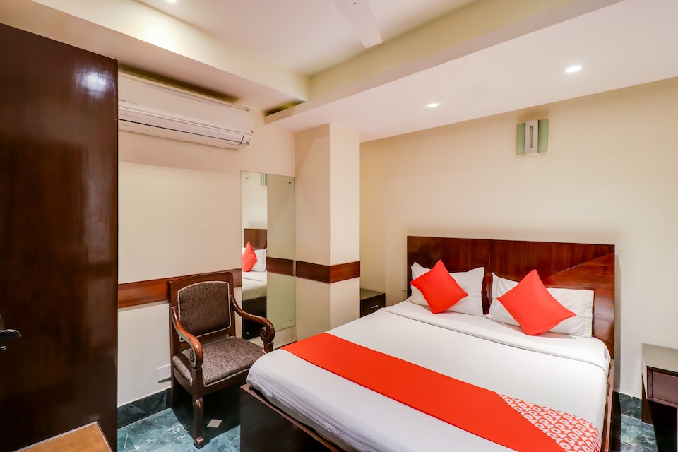 OYO 72385 Flourish Inn, Kalkaji Delhi, Delhi