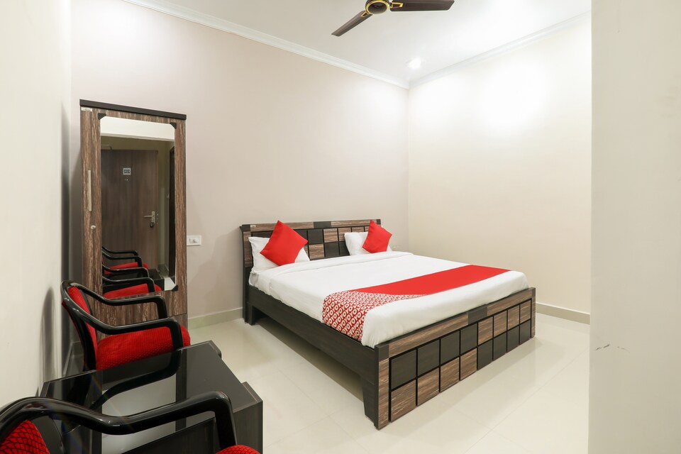 OYO 72412 A Palace, Airport Lucknow, Lucknow