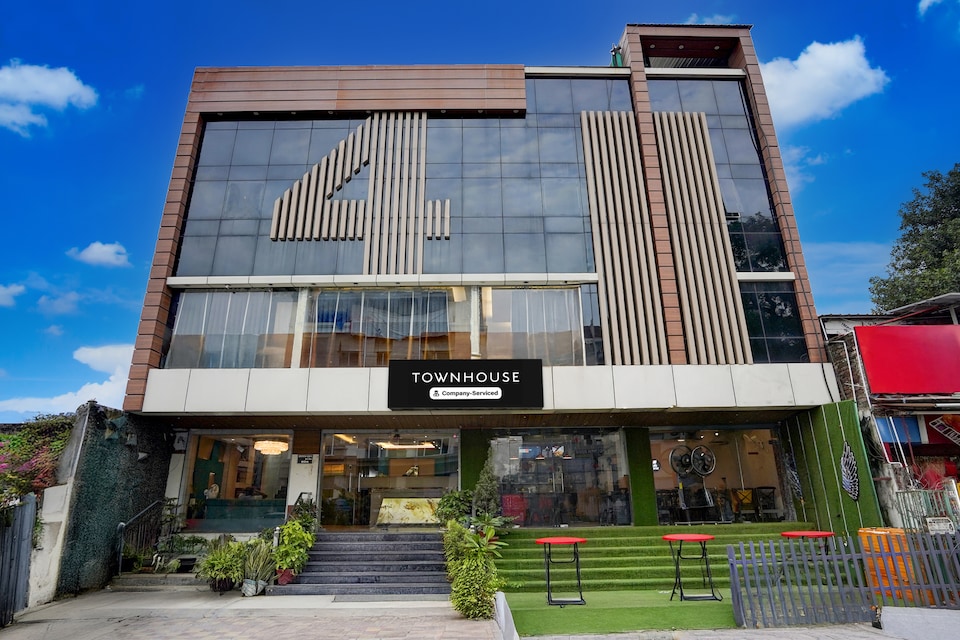 Townhouse Prayagraj Central Bus Terminal Formerly Hotel Four View, Civil Lines - High Court, Prayagraj