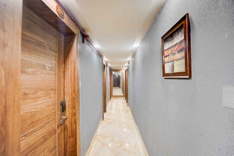 Super Townhouse Prayagraj Central Bus Terminal Formerly Hotel Four View, Civil Lines - High Court, Prayagraj