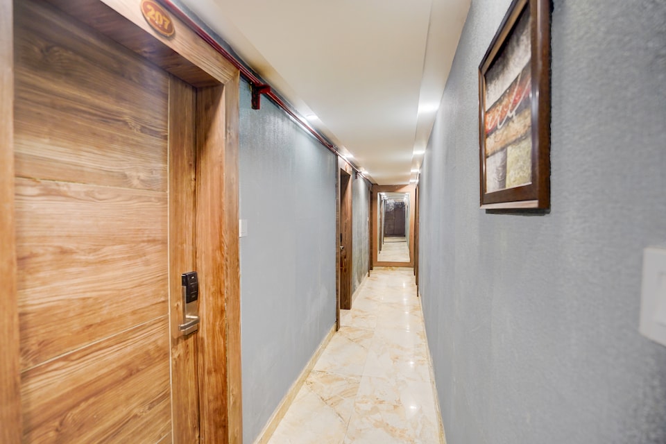 Super Townhouse Prayagraj Central Bus Terminal Formerly Hotel Four View, Civil Lines - High Court, Prayagraj