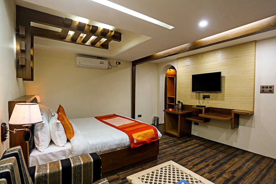 Collection O 6035 Hotel Grand Jigar, Dalgate Srinagar, Srinagar