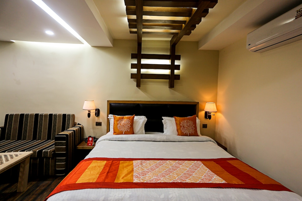 Collection O 6035 Hotel Grand Jigar, Dalgate Srinagar, Srinagar