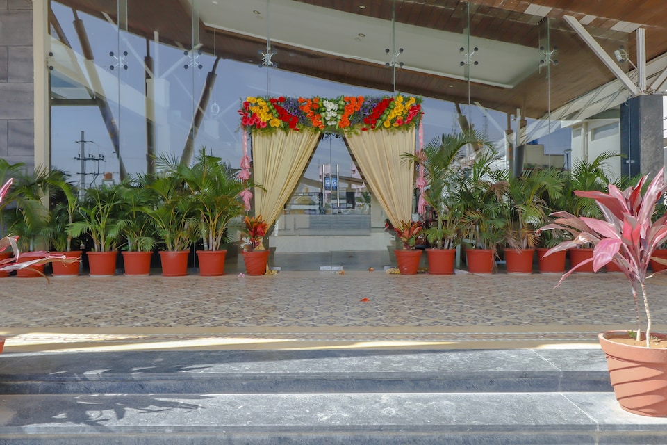 Capital O Hmt Comforts, Hassan-II, Hassan