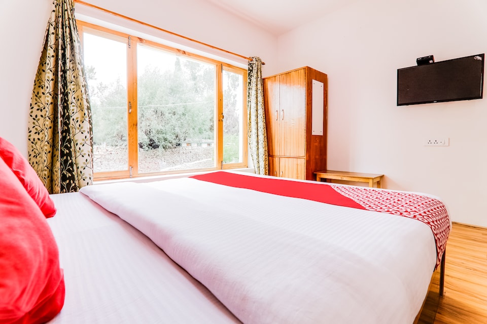 OYO 72466 Hotel Yuvraj, Shivpuri, शिवपुरी