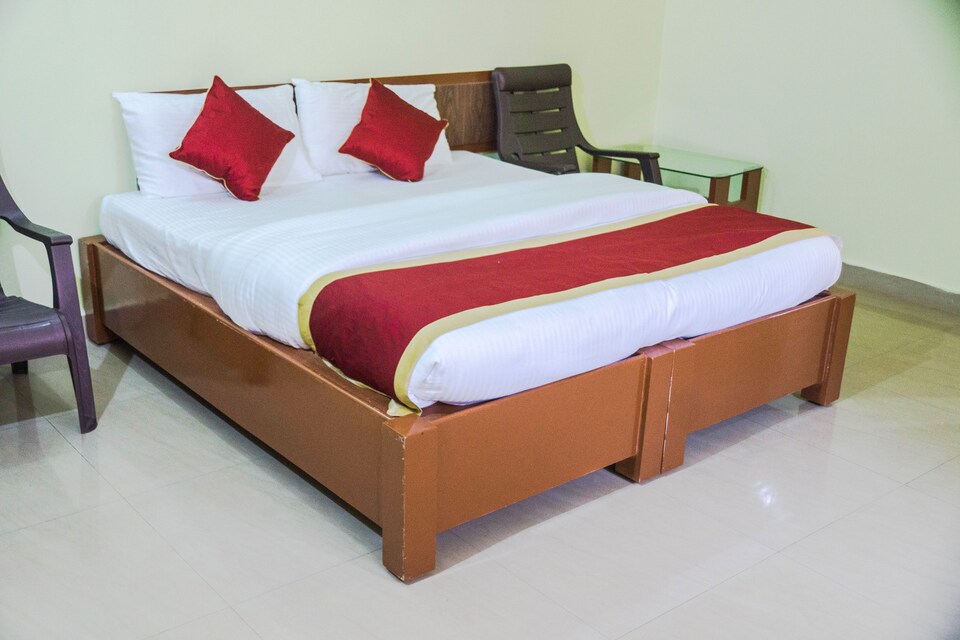 OYO 6042 Airlines Comfort, Airport Road Bangalore, Bangalore