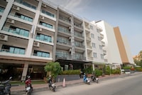 OYO 898 Sota Residence 