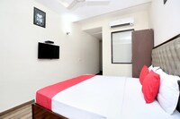 OYO Hotel Candy