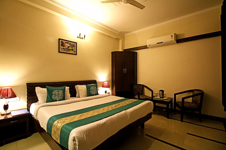 OYO 6044 Hotel Doon Castle, Dehradun ISBT, Dehradun