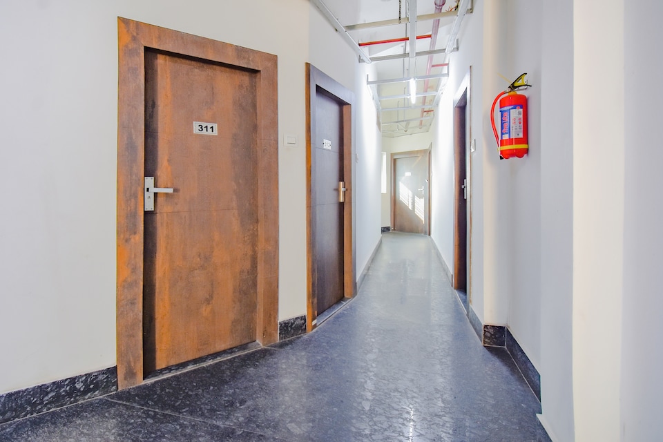 SPOT ON 72485 Hotel Ganpati Deluxe, Sealdah Kolkata, Kolkata