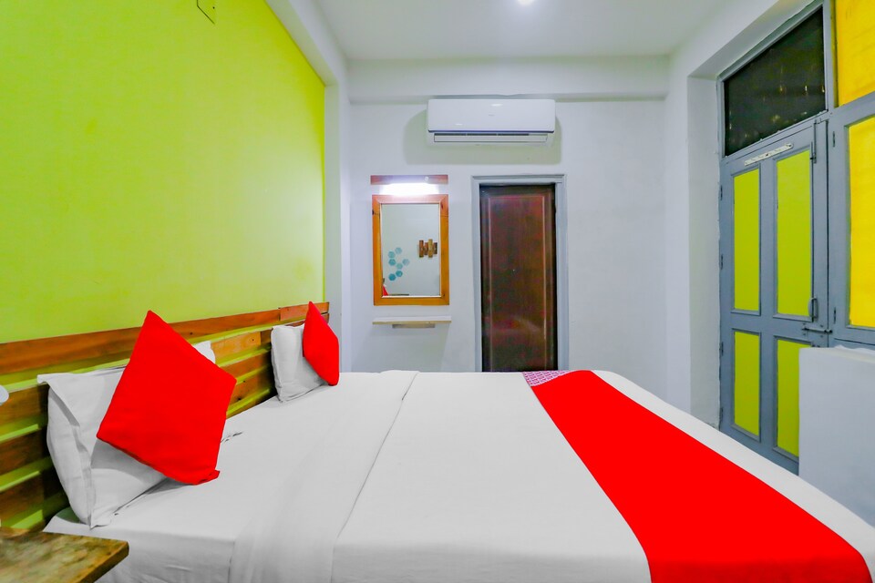 OYO 72544 Down Town Inn, Noida City Metro, Noida