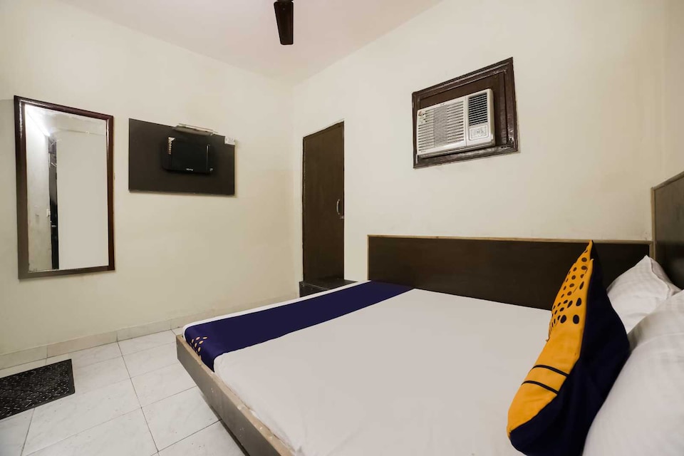 Capital O 72563 Hotel sai ram, North Delhi, Delhi