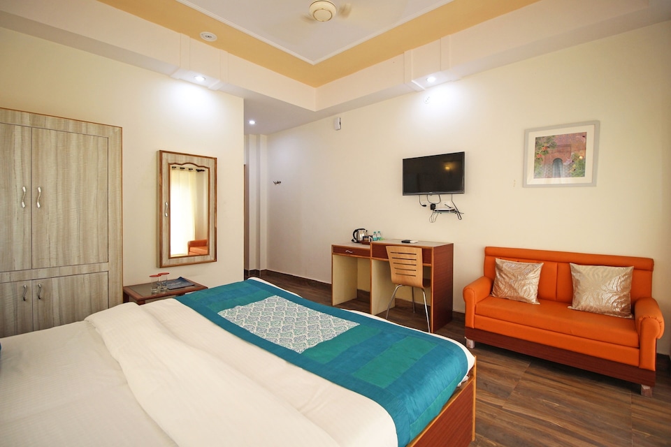 OYO The Lily Hotel, Laxman Jhoola Rishikesh, Rishikesh