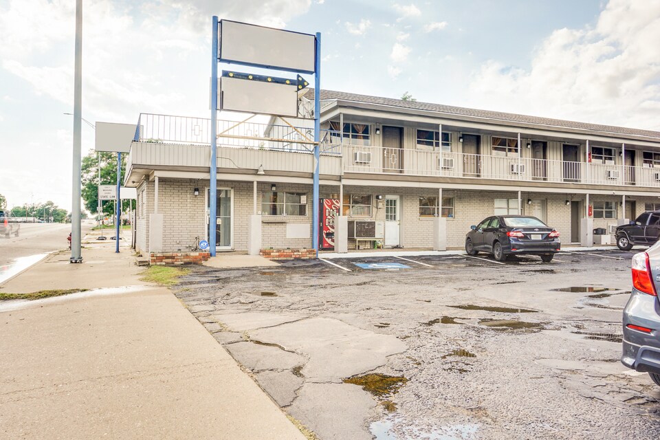 OYO Hotel Austin Street Giddings, Giddings TX, Giddings TX