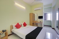 OYO Flagship Amutha Residency