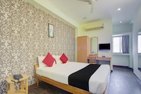 OYO Flagship Amutha Residency