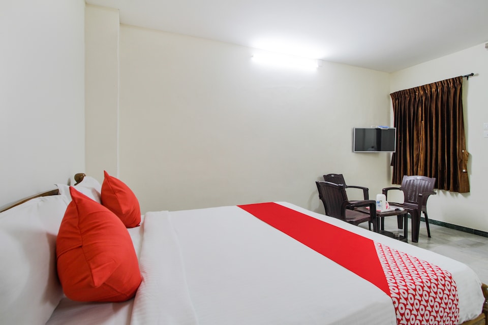 OYO 72604 Firdaus Cafe And Homestay, Naggar Road, Manali