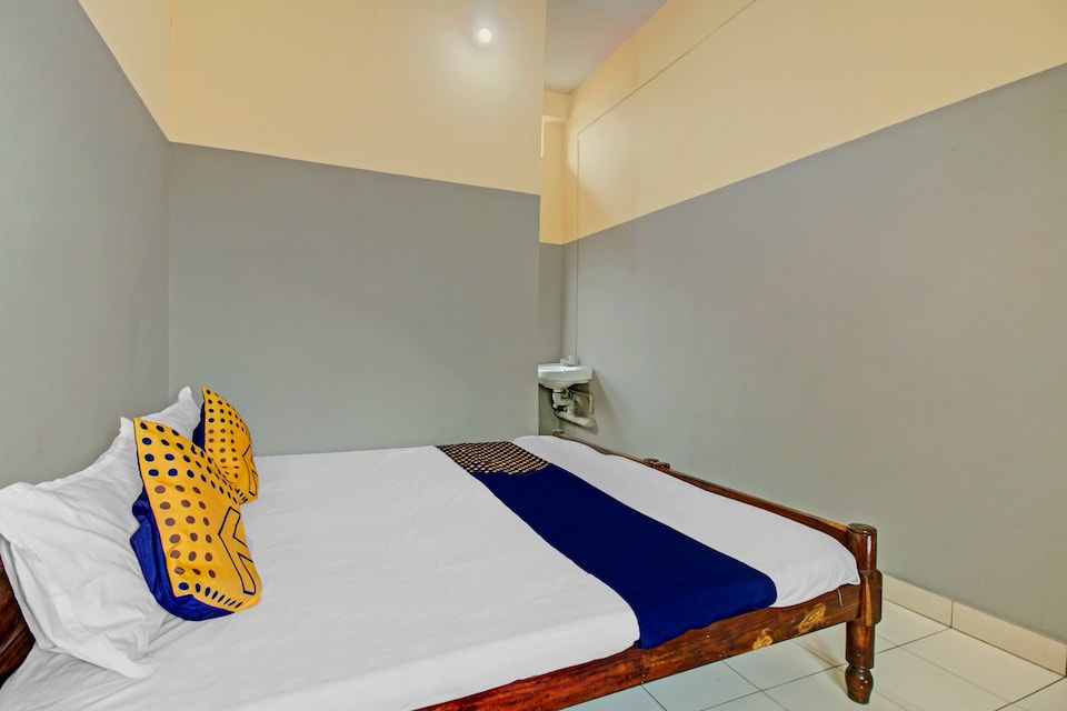 SPOT ON Royal , Calicut City, Calicut