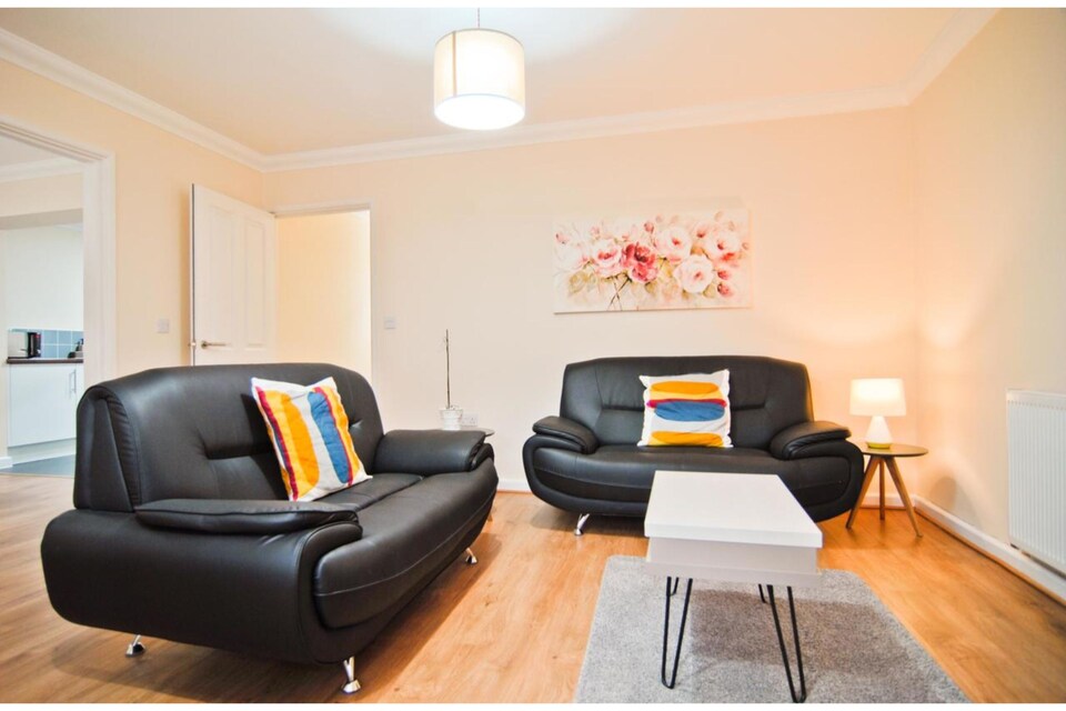 OYO Room And Roof Serviced Apartments, Southampton (South England), Southampton