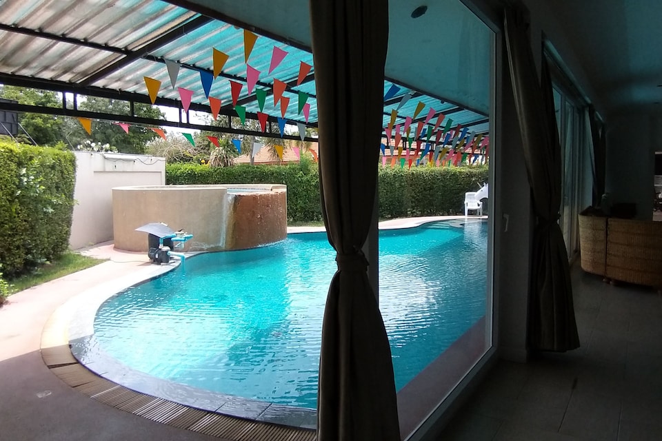 Capital O 916 Chill Chill D Pool Villa, Outter Chonburi P3, Chonburi