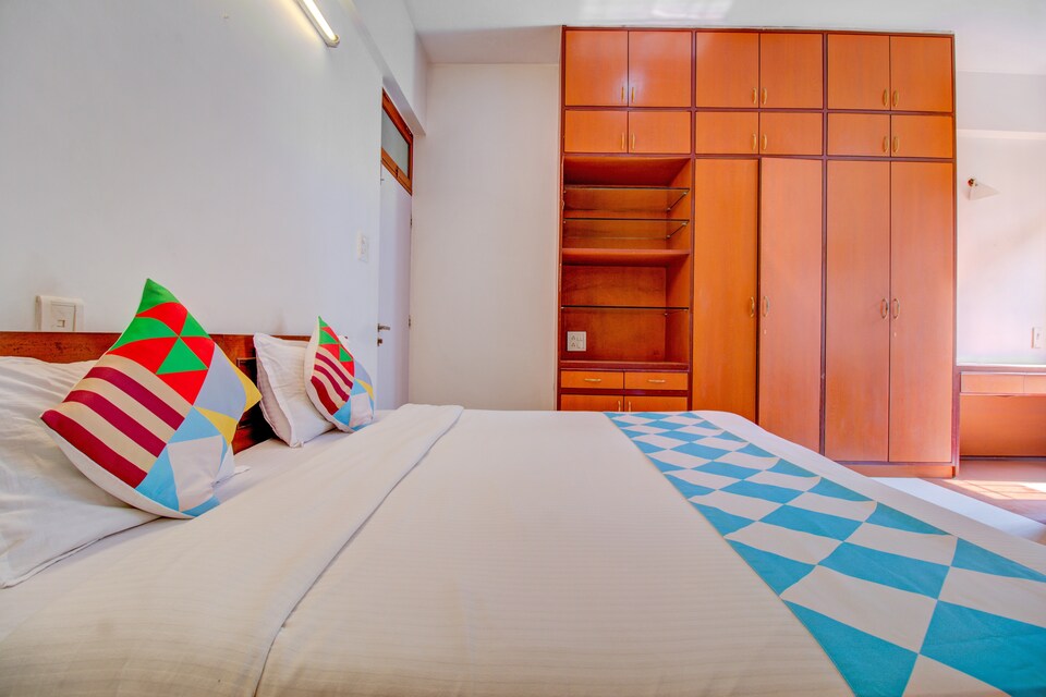 OYO HOME 72660 Jasmine CHS, Bandra East, Mumbai BKC, Mumbai