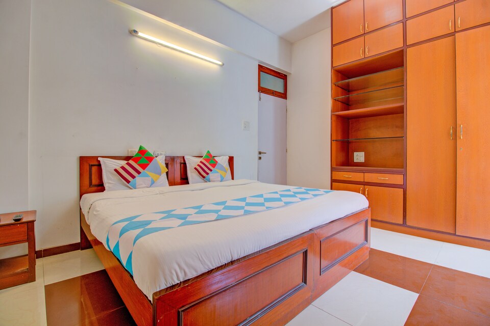 OYO HOME 72660 Jasmine CHS, Bandra East, Mumbai BKC, Mumbai