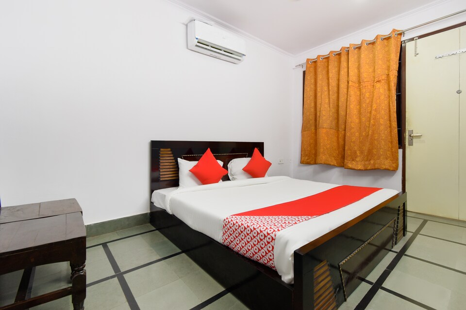 OYO 72674 D Mantra, Noida City Metro, Noida