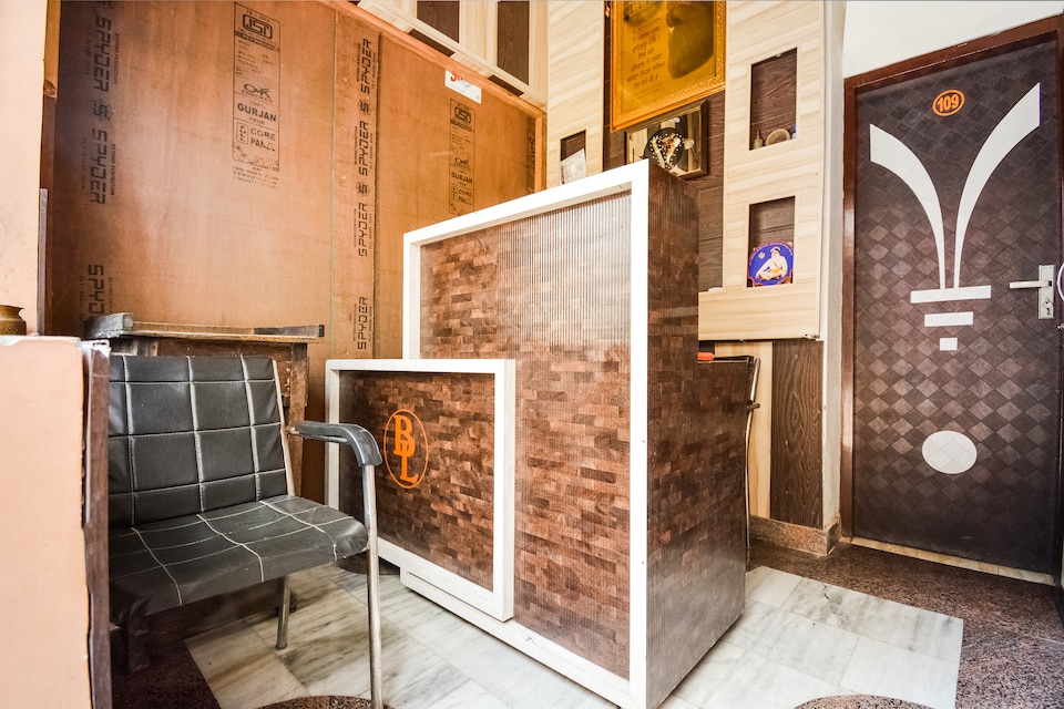 Hotel O rajvilas, Swargate Pune, Pune