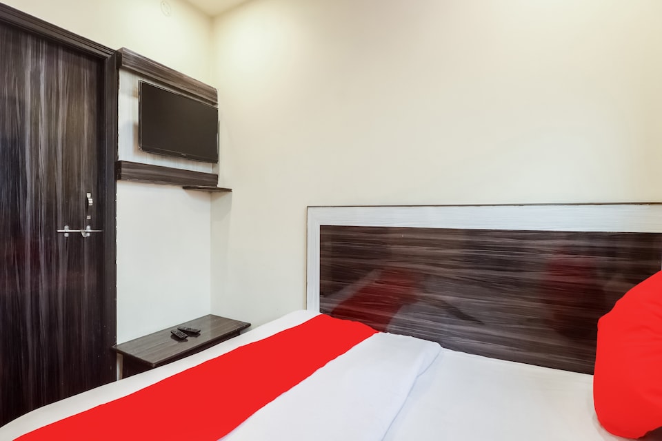 OYO Flagship 72709 Hotel Hansa Palace, Kanpur Railway Station, Kanpur