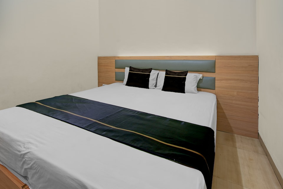 Hotel O near Pantai Losari formerly Point Inn , Losari, Makassar
