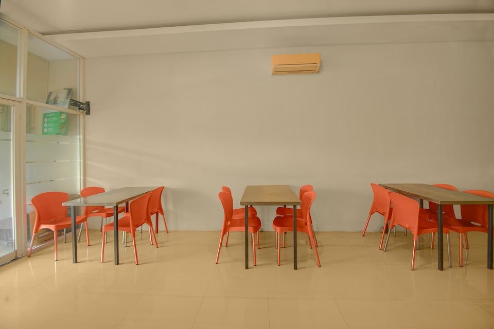 Hotel O near Pantai Losari formerly Point Inn , Losari, Makassar