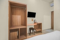 Hotel O near Pantai Losari formerly Point Inn 