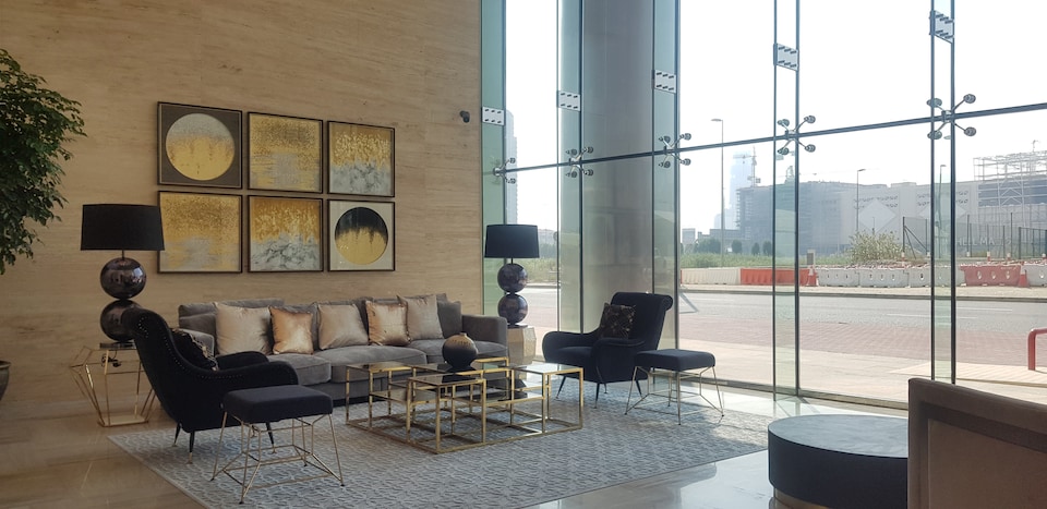 OYO 531 Home DAMAC Tower 108, 2BHK, Jumeirah Village Circle Dubai, Dubai