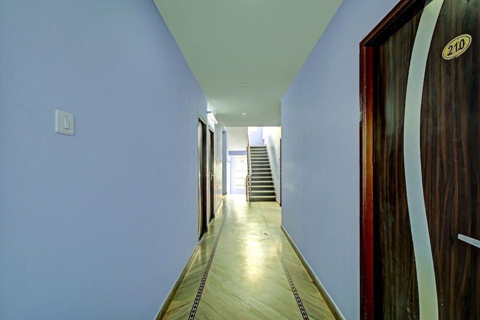 LIVE AS CHN1577, Koyambedu Chennai, Chennai