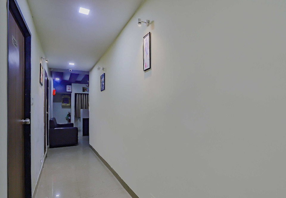 Hotel O Greenwood   , Ashram Road Ahmedabad, Ahmedabad