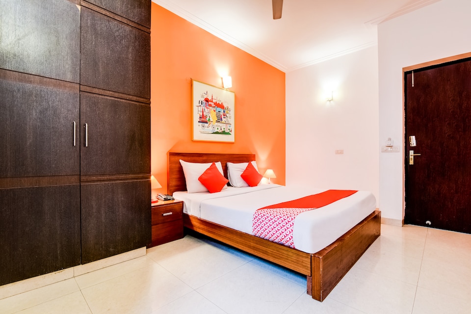 OYO Flagship 591 Safdarjung Enclave, AIIMS Delhi, Delhi