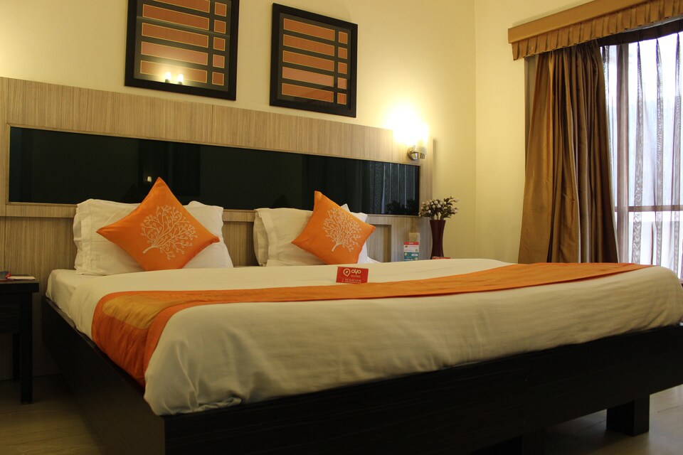 OYO 933 Hotel Shagun Apartments, HUDA CENTRE 1, Gurgaon