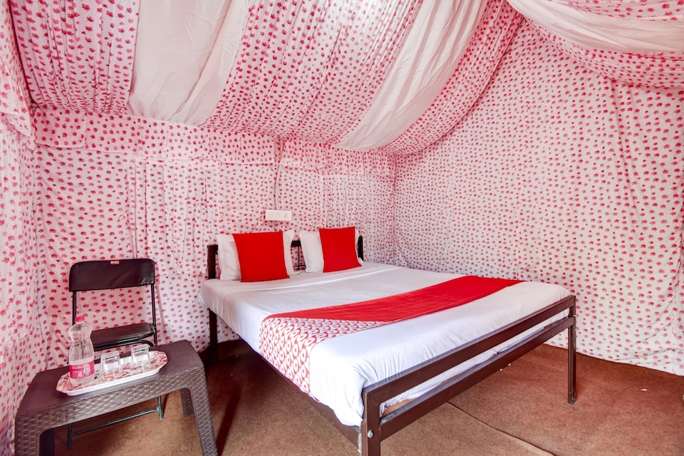 Hotel O Pine Tree, Picture palace Mussoorie, Mussoorie